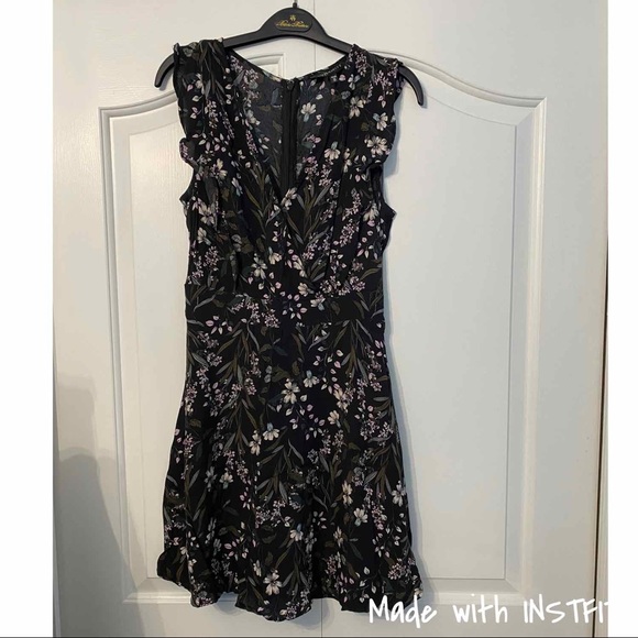 Dynamite V neck Ruffle Flare dress NWT - Picture 3 of 4